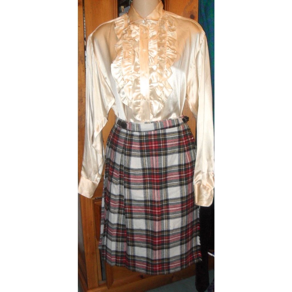 Vintage VINTAGE PLAID KILT SKIRT FROM IRELAND Size 26" / US 2 / IT 38 - 1 Thumbnail