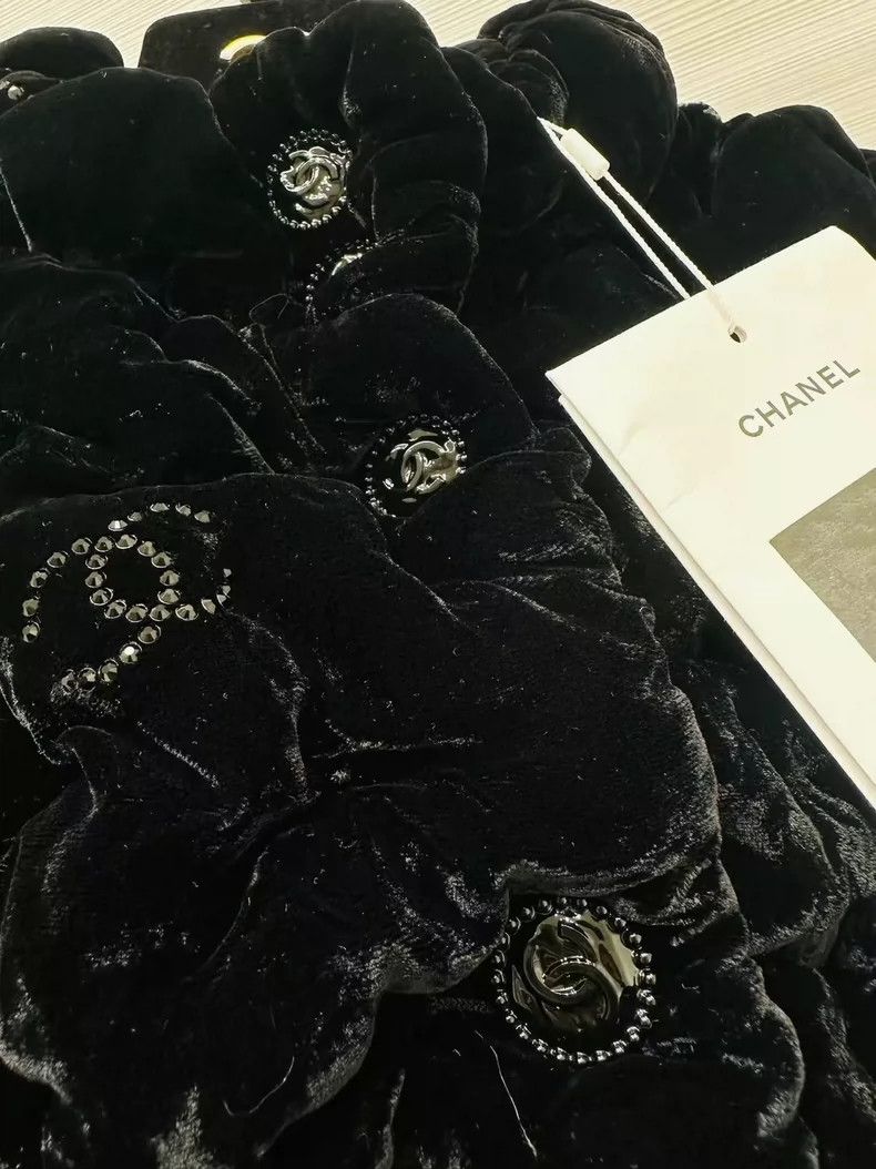 Chanel Chanel Autumn and winter preview black velvet embroidery l Size XS / US 0-2 / IT 36-38 - 5 Thumbnail