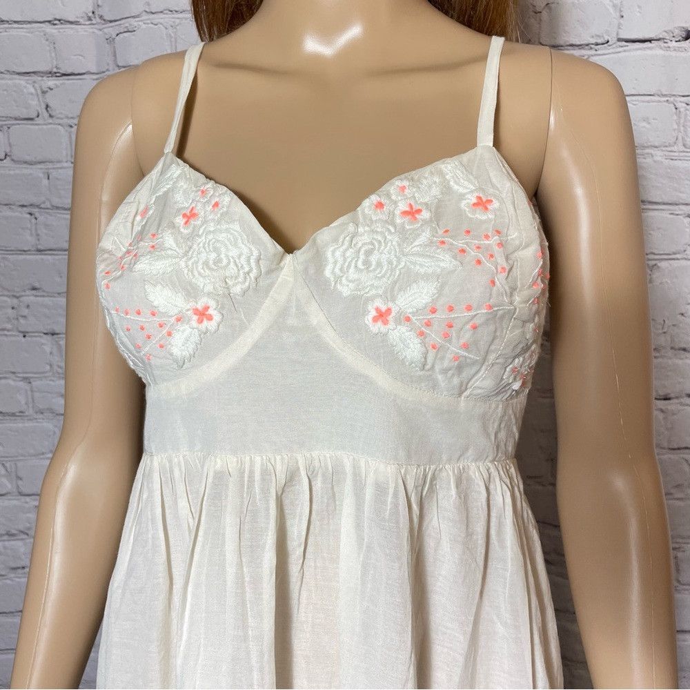 Free People New Free People Ivory Cotton Embroidered Slip Dress Size M Size M / US 6-8 / IT 42-44 - 8 Thumbnail