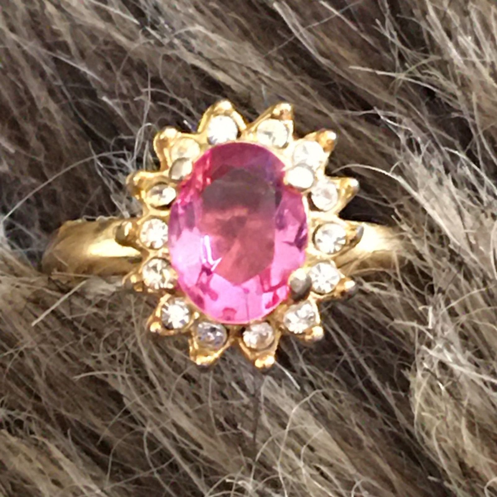 Vintage Vintage oval pink crystal cluster gold tone ring Size ONE SIZE - 1 Thumbnail
