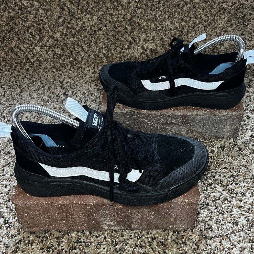 Vans Vans Ultrarange Exo Skate Sneakers Black Unisex M6/W7.5 Size US 6 / EU 39 - 2 Thumbnail
