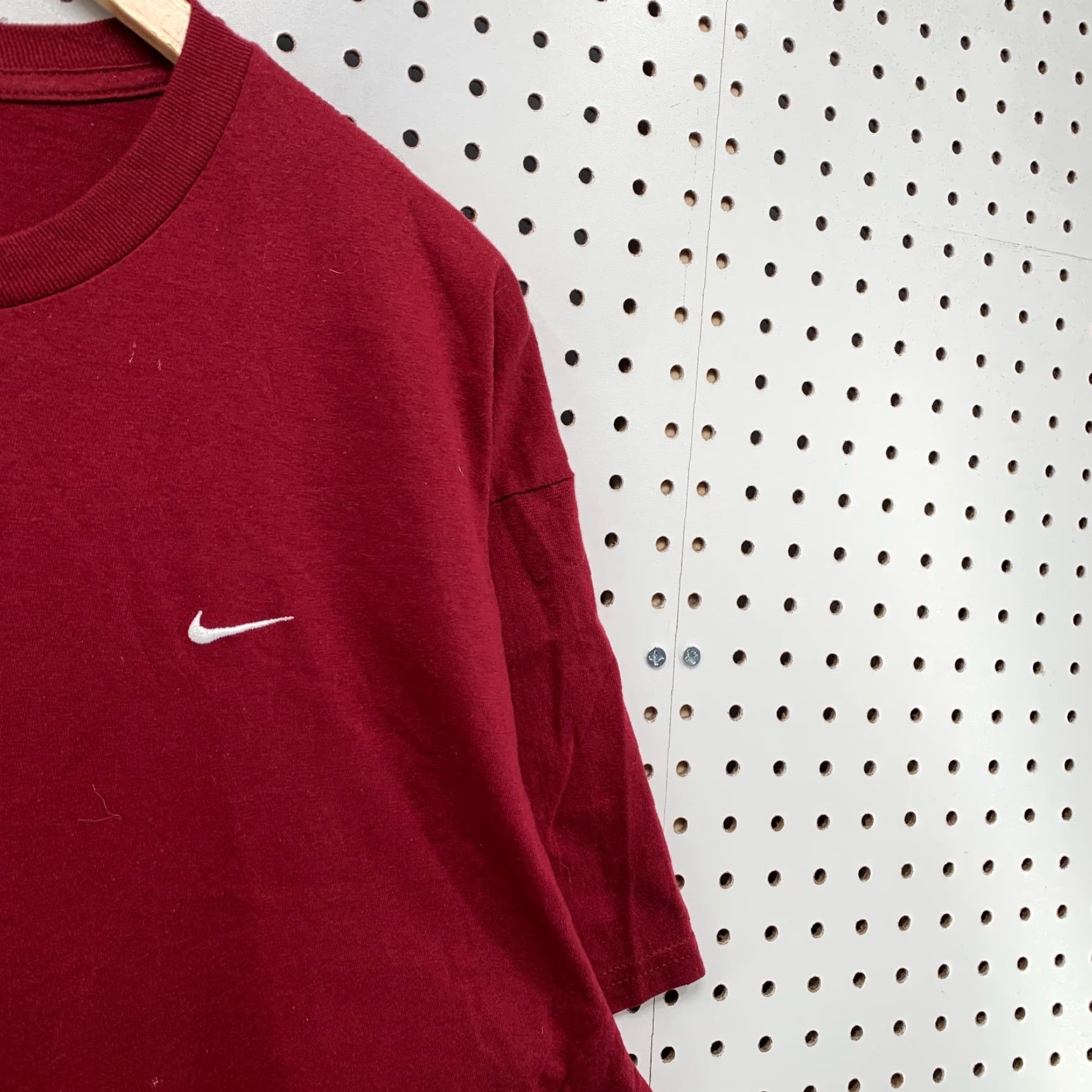 Nike VINTAGE Nike Shirt Crimson Red White Embroidered Swoosh Mens XL 26x32.5 Size US XL / EU 56 / 4 - 7 Thumbnail