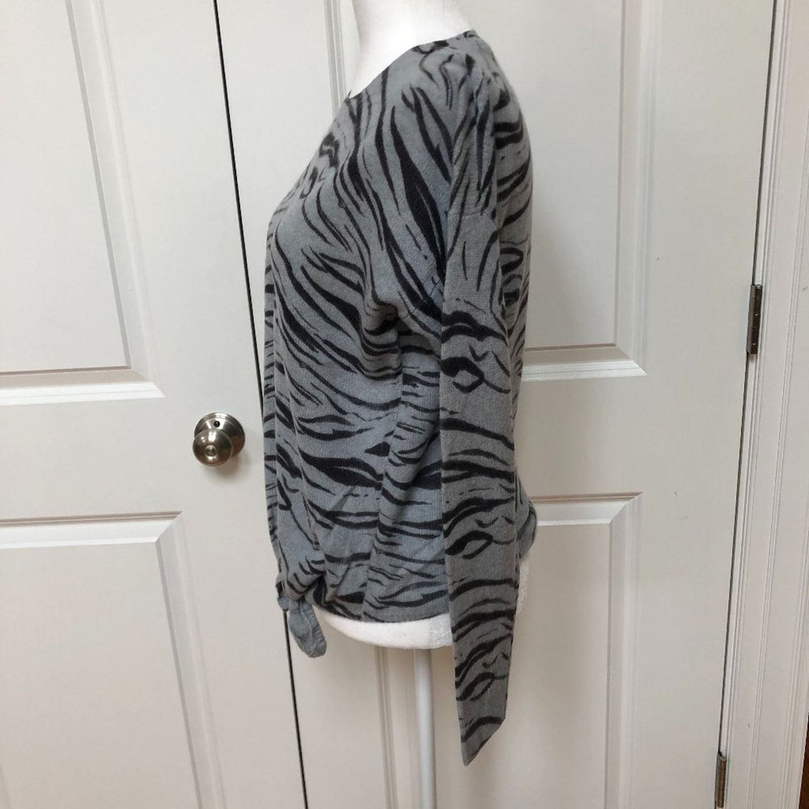360Cashmere Tie Front Sweater T-Shirt from 360 Cashmere Size XS / US 0-2 / IT 36-38 - 3 Thumbnail