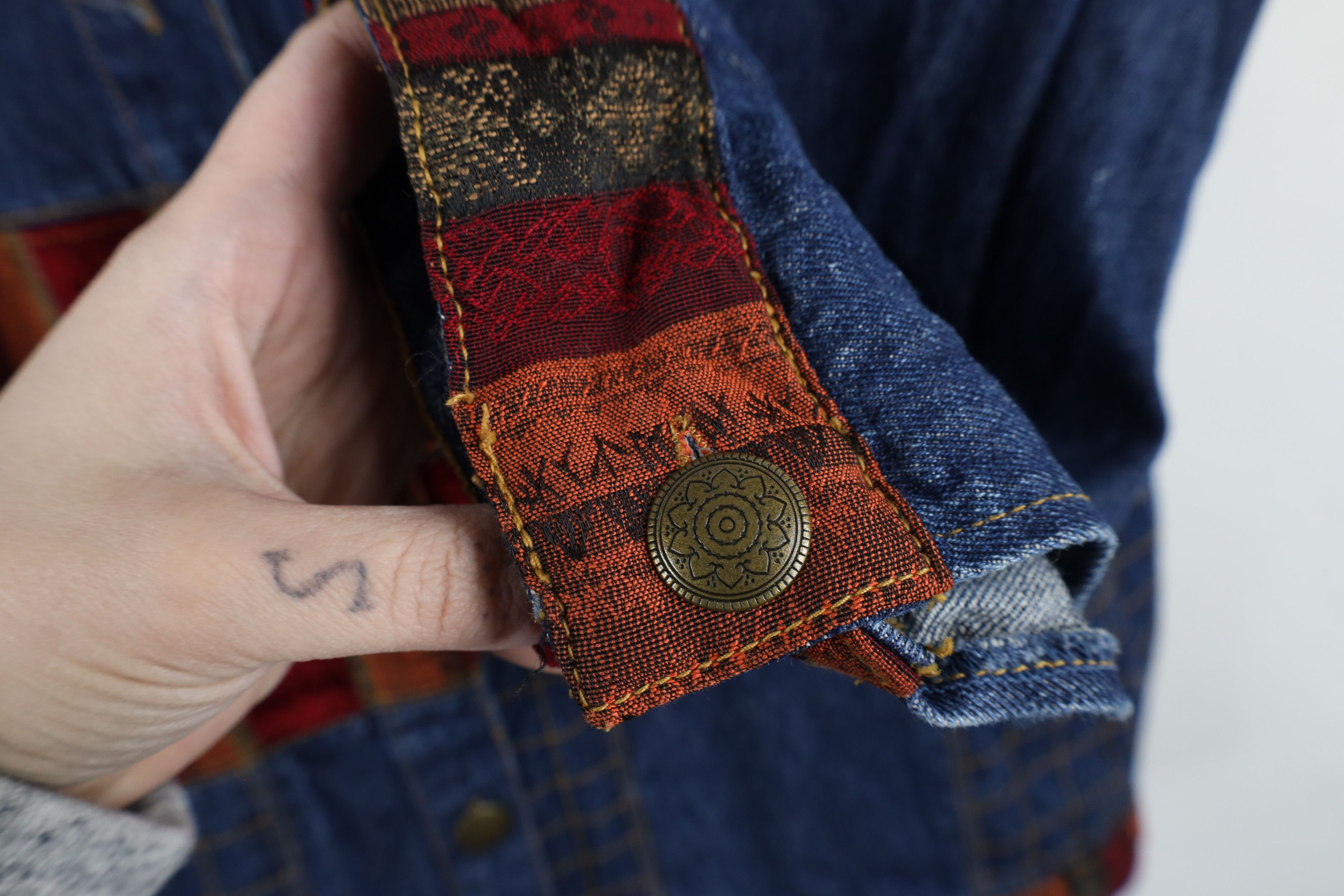 Vintage Vintage 90s Streetwear Rainbow Patchwork Denim Button Jacket Size XL / US 12-14 / IT 48-50 - 7 Thumbnail