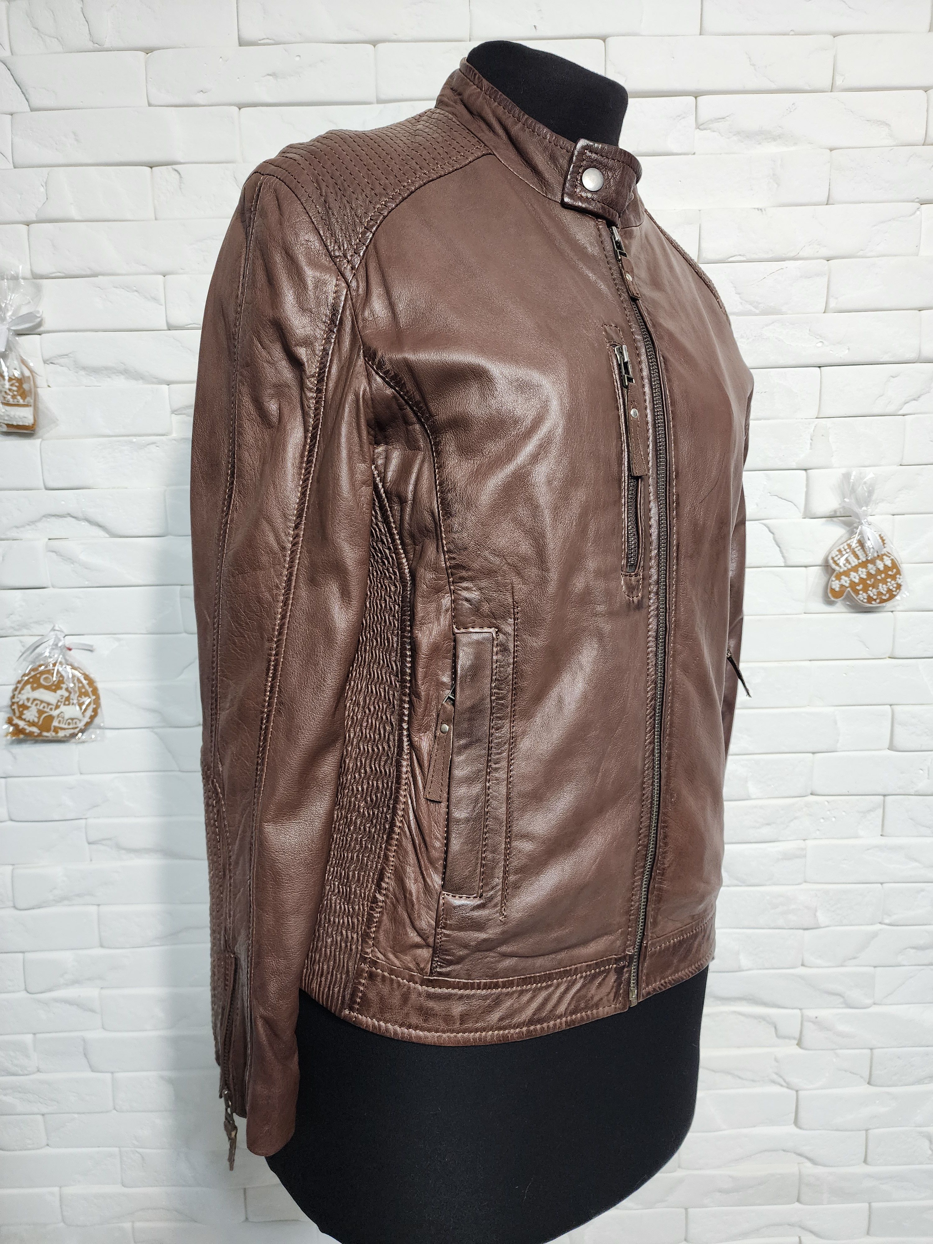 Other Brown Leather Jacket: Men's Zippered Bomber with Pockets Size US M / EU 48-50 / 2 - 3 Thumbnail