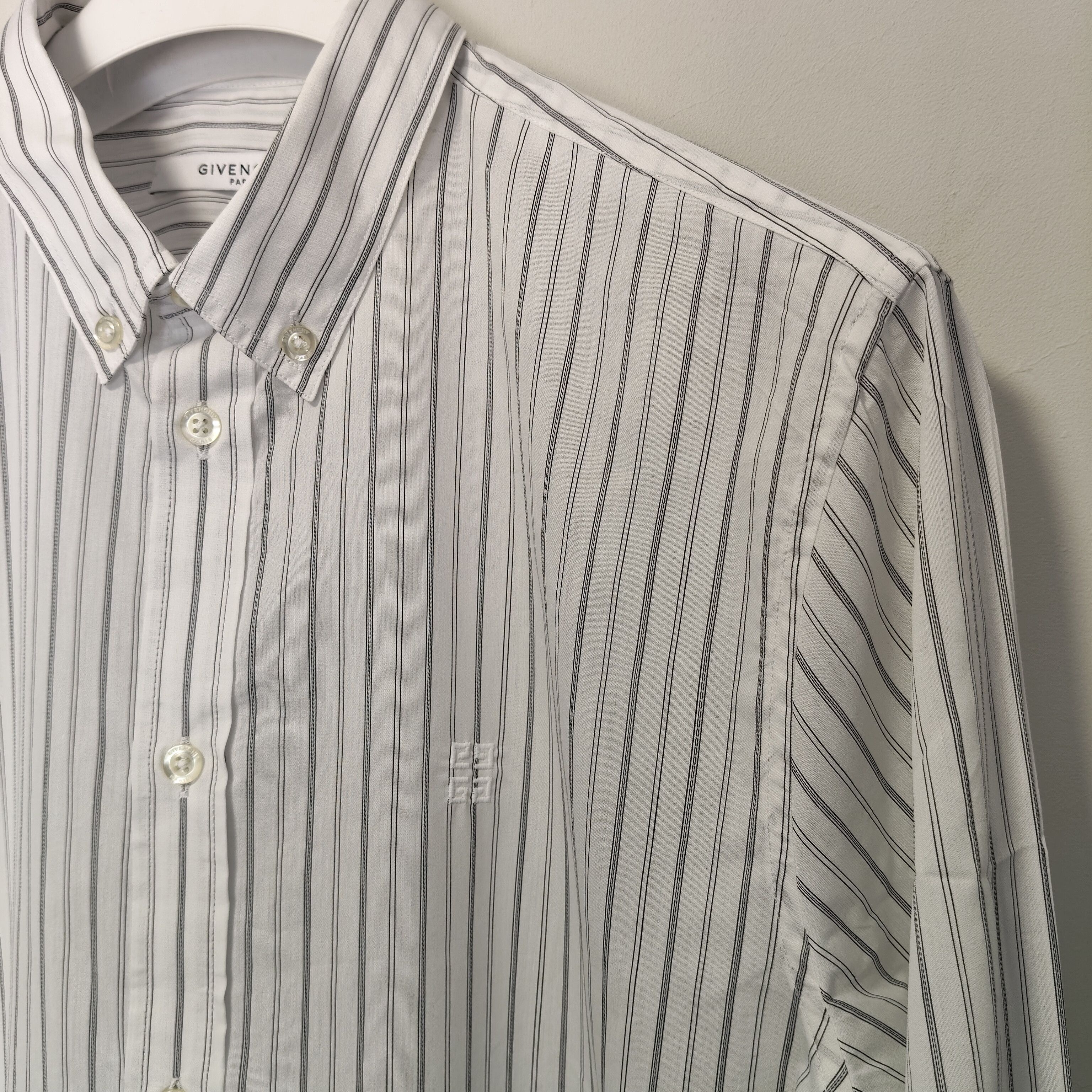 Givenchy Embroidered logo shirt Size US L / EU 52-54 / 3 - 2 Thumbnail
