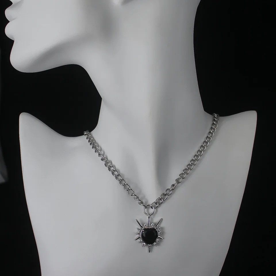 Jewelry Shiny Rhinestone Thorns Love Heart Pendant Necklace Size ONE SIZE - 1 Thumbnail