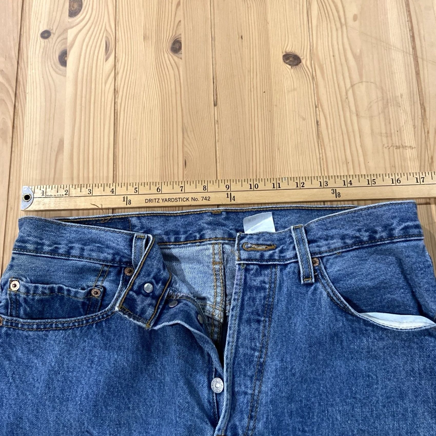Levi's VINTAGE Levi's 501 XX Jeans Men 33x30 Button Fly Medium Wash Regular 5-Pocket Denim Blue 90s Style Size US 33 - 7 Thumbnail