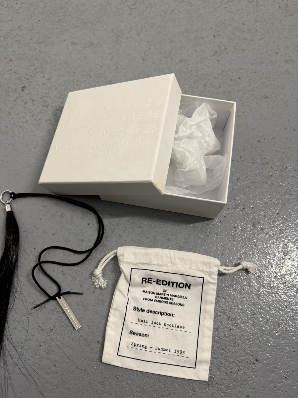 H&M × Maison Margiela Maison Margiela x H&M Re-Edition Black Hair Necklace Size ONE SIZE - 2 Thumbnail