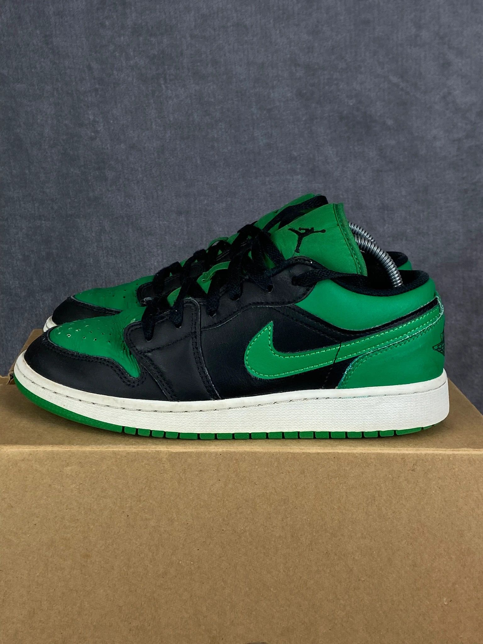Nike Air Jordan 1 Low Black Green Sneakers 38.5 Size US 5.5 / EU 38 - 2 Thumbnail