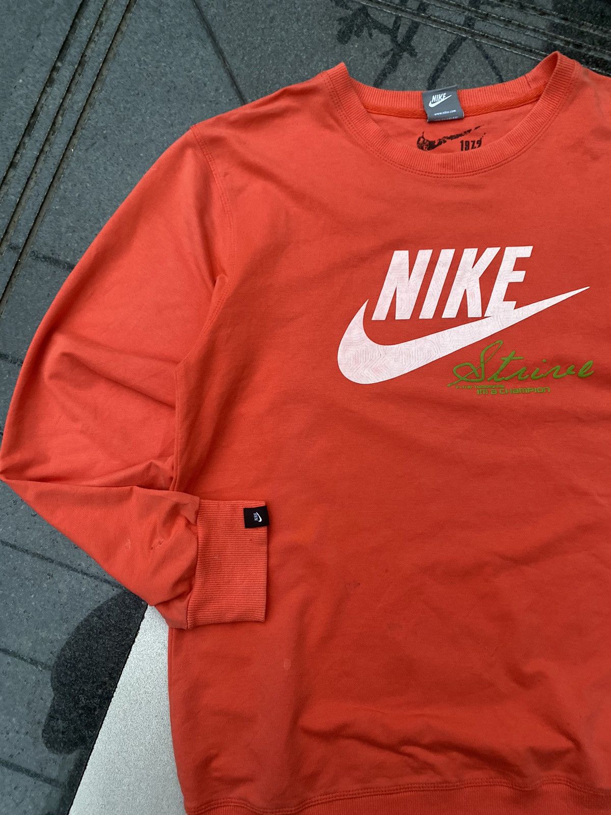 Nike × Vintage 90’s NIKE RARE BIG LOGO RETRO Y2K SWOOSH SWEATSHIRT Size US M / EU 48-50 / 2 - 5 Thumbnail