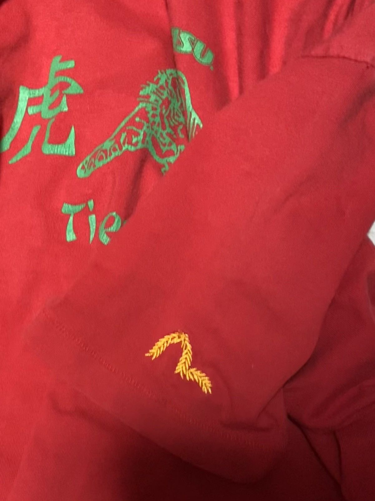 Evisu Red and green vintage Evisu t shirt Size US S / EU 44-46 / 1 - 4 Thumbnail
