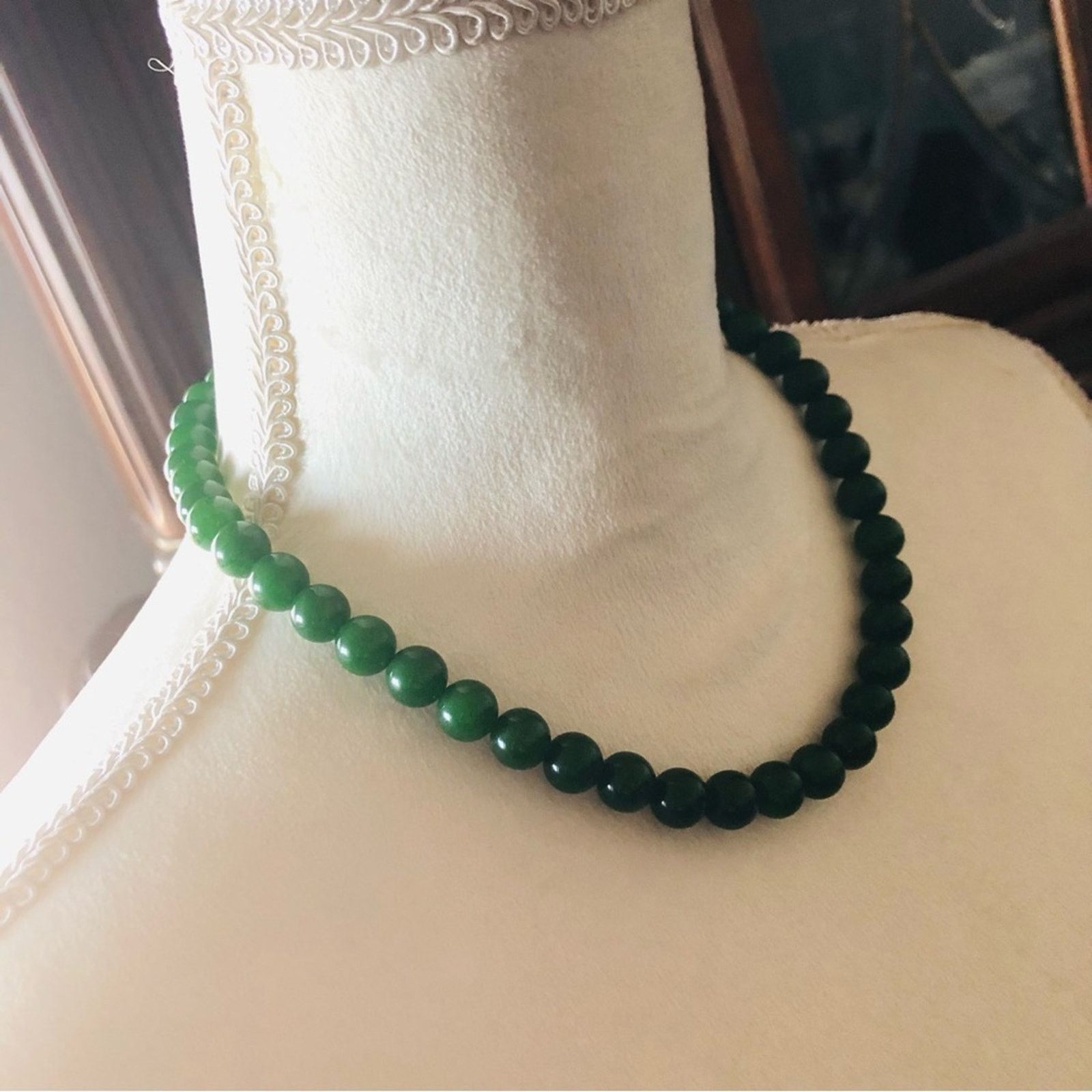 Handmade Genuine nephrite jade 10mm round bead necklace Size ONE SIZE - 3 Thumbnail