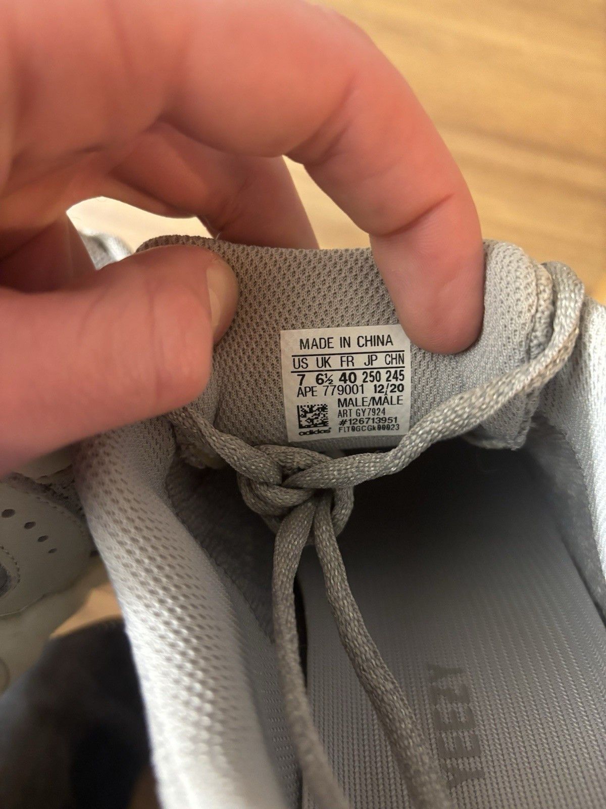 Yeezy Adidas Yeezy Boost 700 V2 Cream Size US 7 / EU 40 - 6 Thumbnail