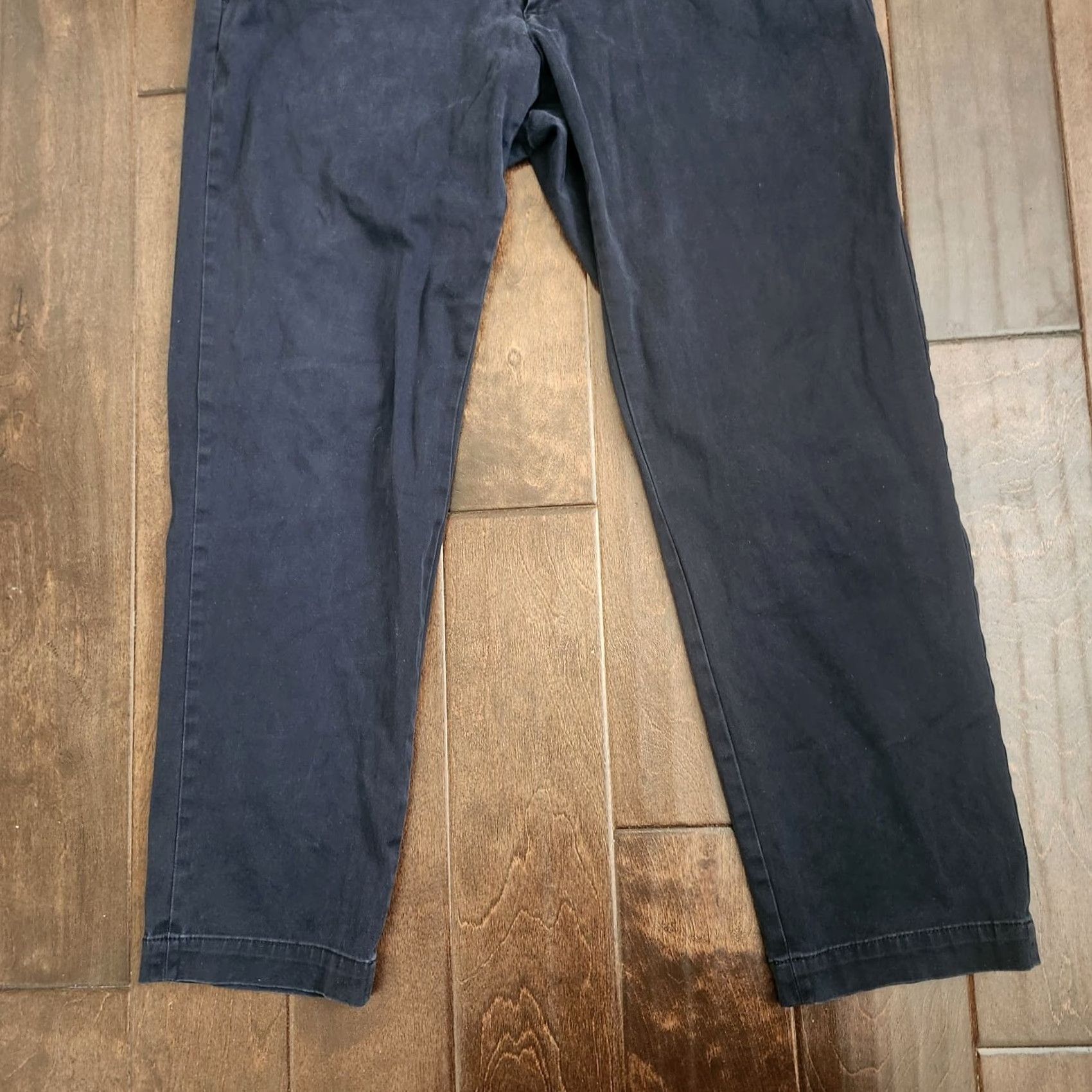 Banana Republic Banana Republic Aiden Slim 36x30 Navy Chino Pants Mens Slim Fit Solid Blue Casual, Travel, Business Boys Mens Size US 36 / EU 52 - 4 Thumbnail