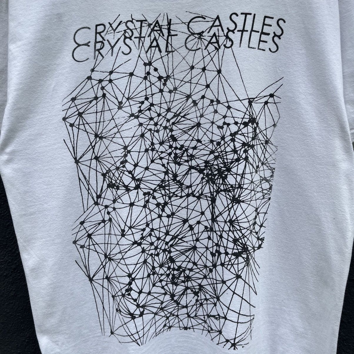 Band Tees Thrashed Vintage Crystal Castles Canadanian Electronic Tee Size US L / EU 52-54 / 3 - 2 Thumbnail