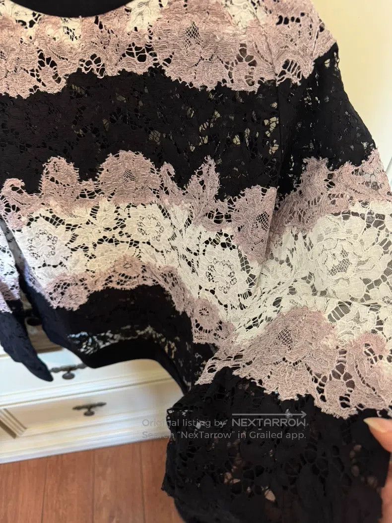 Valentino Valentino Lace top Size M / US 6-8 / IT 42-44 - 2 Thumbnail