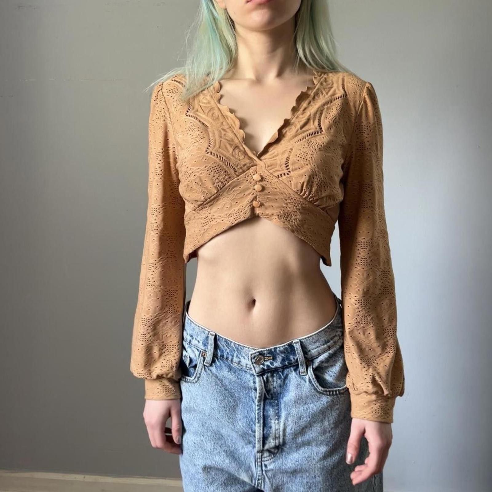 Other beautiful tan eyelet cropped long sleeve Size S / US 4 / IT 40 - 4 Thumbnail