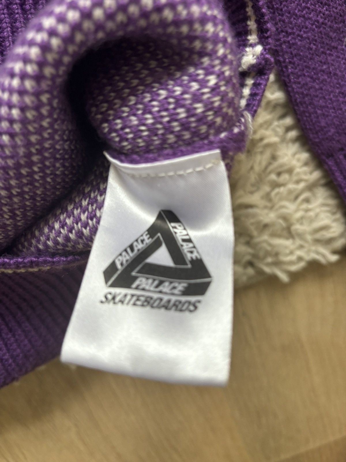 Palace Palace finger up knit Size US L / EU 52-54 / 3 - 4 Thumbnail