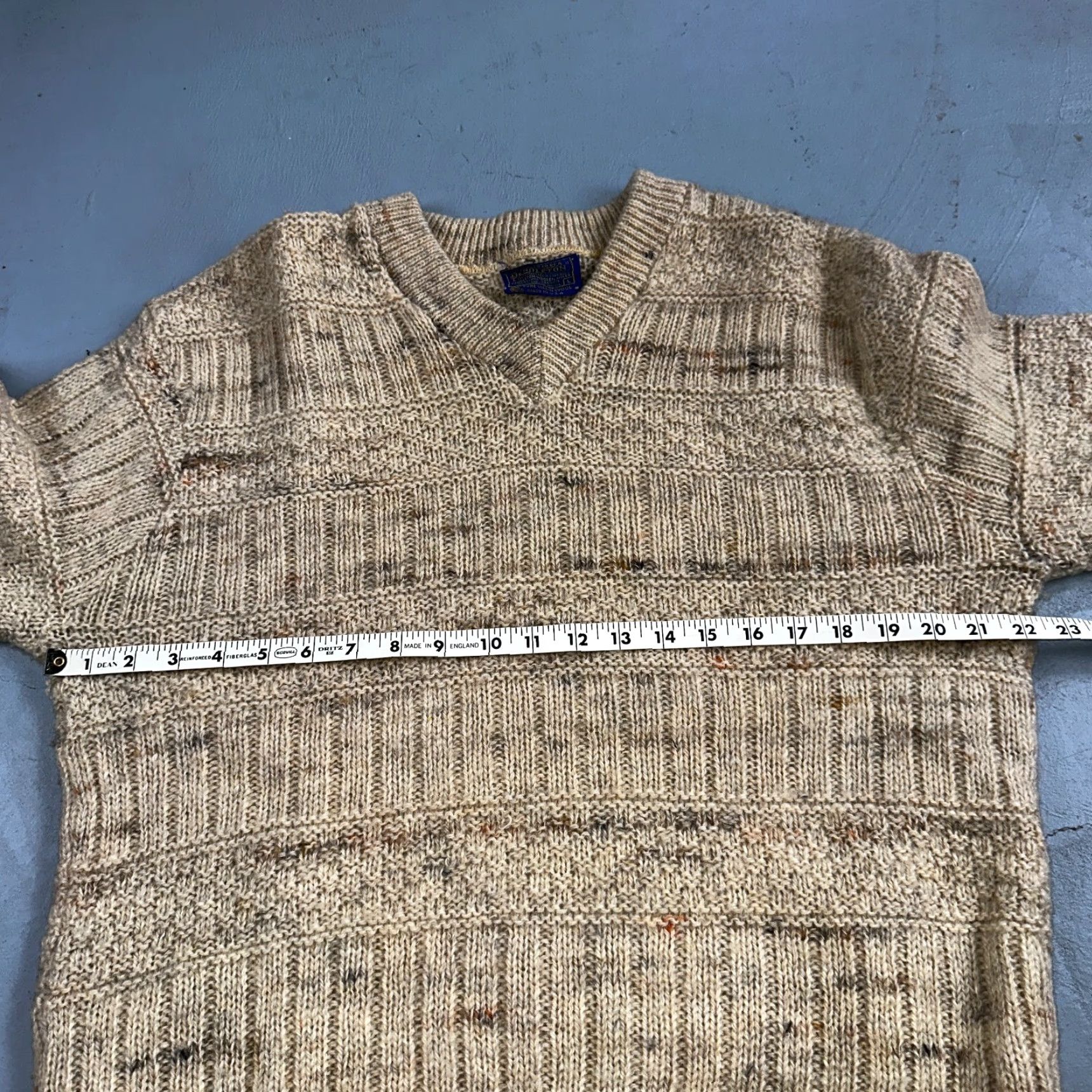 Pendleton Pendleton Womens V Neck Pullover Wool Sweater Ivory 70s 90s Vintage Fisherman Plaid Wool Knit L Shirt? Size L / US 10 / IT 46 - 6 Thumbnail