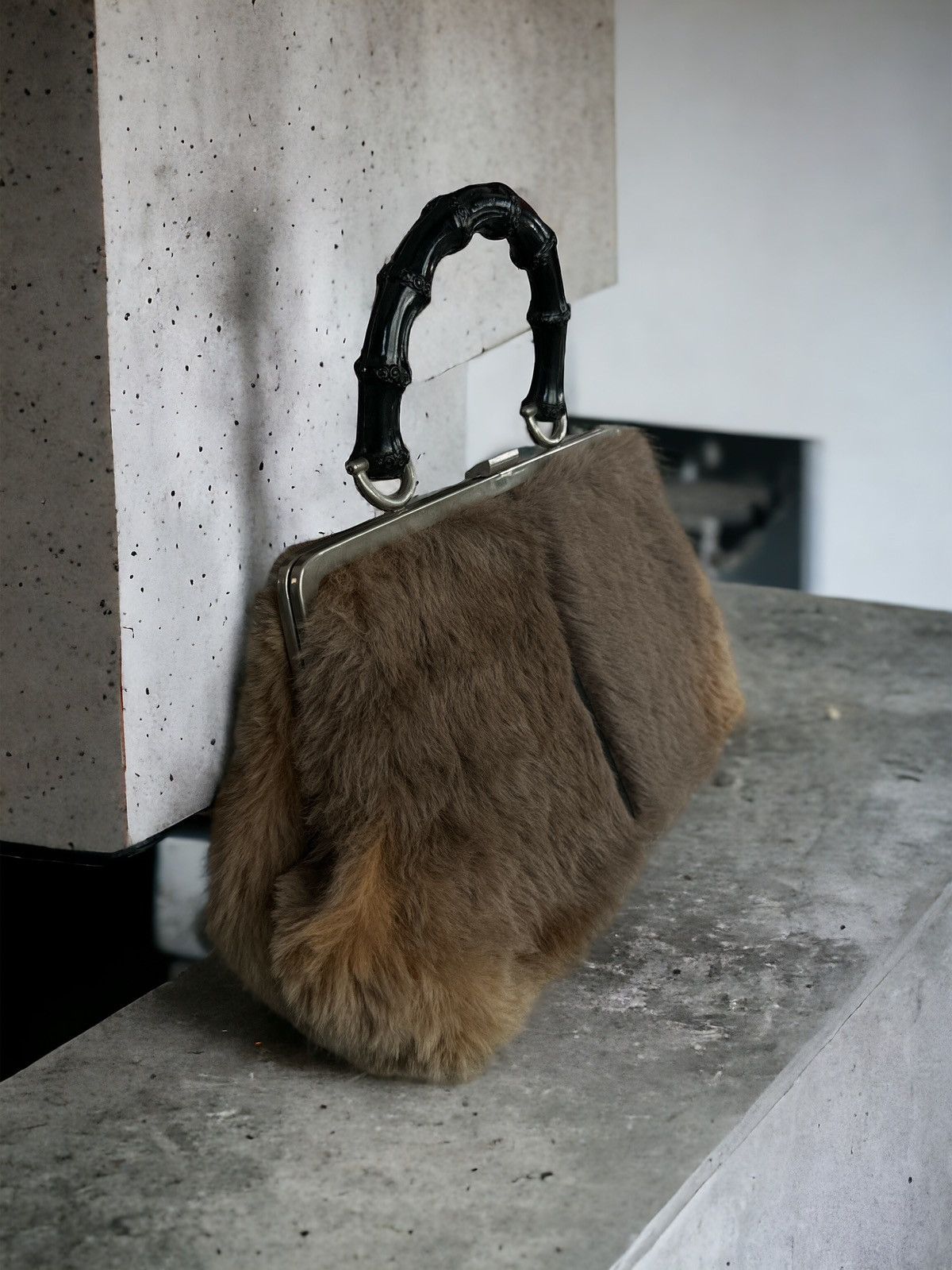 Vintage VINTAGE CORNELIUS OF SYDNEY KANGAROO FUR BAMBOO HOLDER BAG Size ONE SIZE - 3 Thumbnail