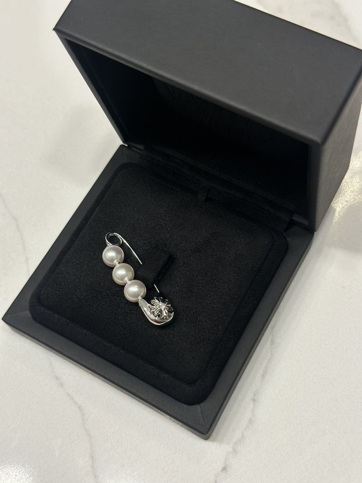 Chrome Hearts 🔥Chrome Hearts Mikimoto Pearl White Gold Brooch🔥 Size ONE SIZE - 1 Thumbnail