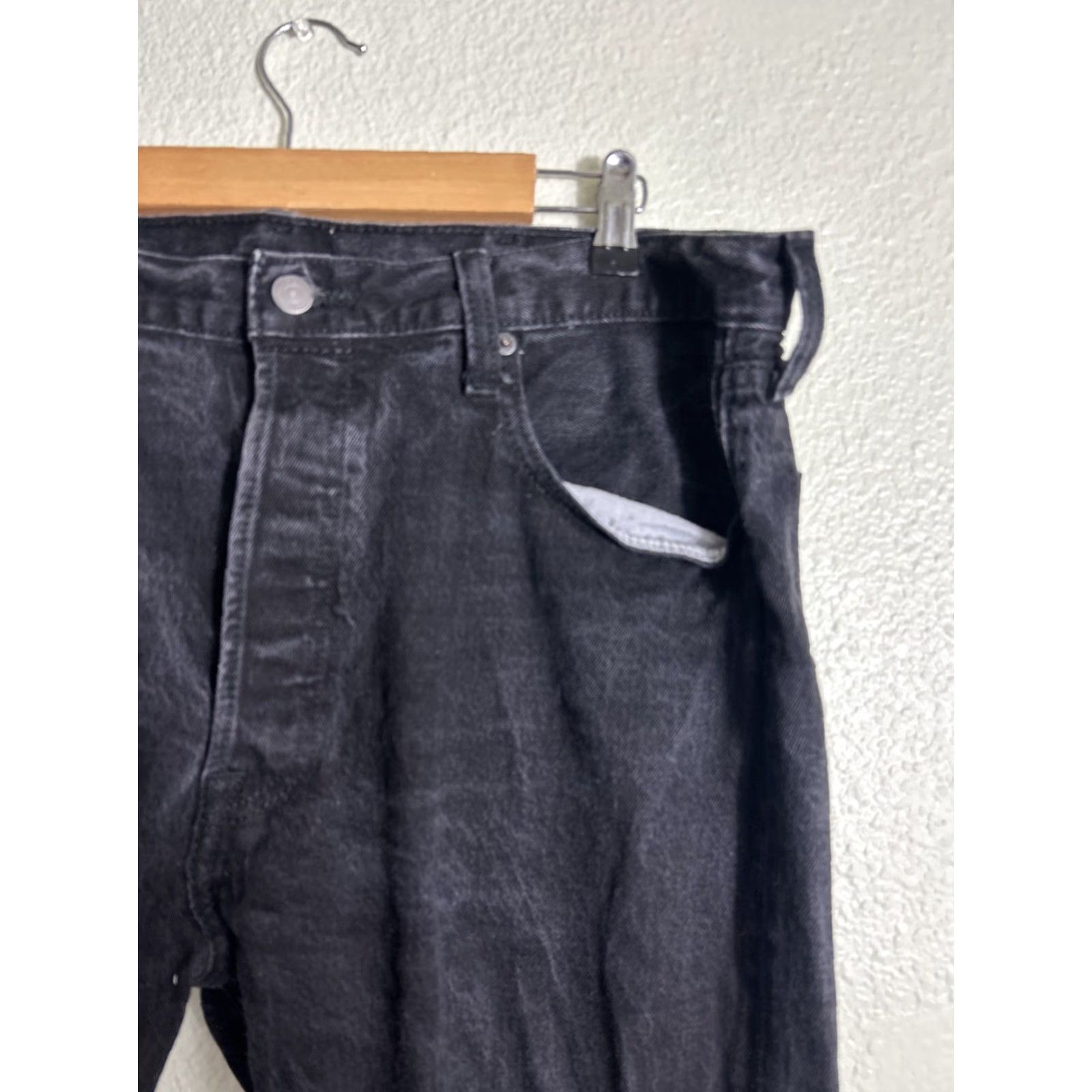 Levi's VINTAGE Levi's 501 Button Fly Straight Jeans Black Mens Size 38x34 Size US 38 / EU 54 - 4 Thumbnail