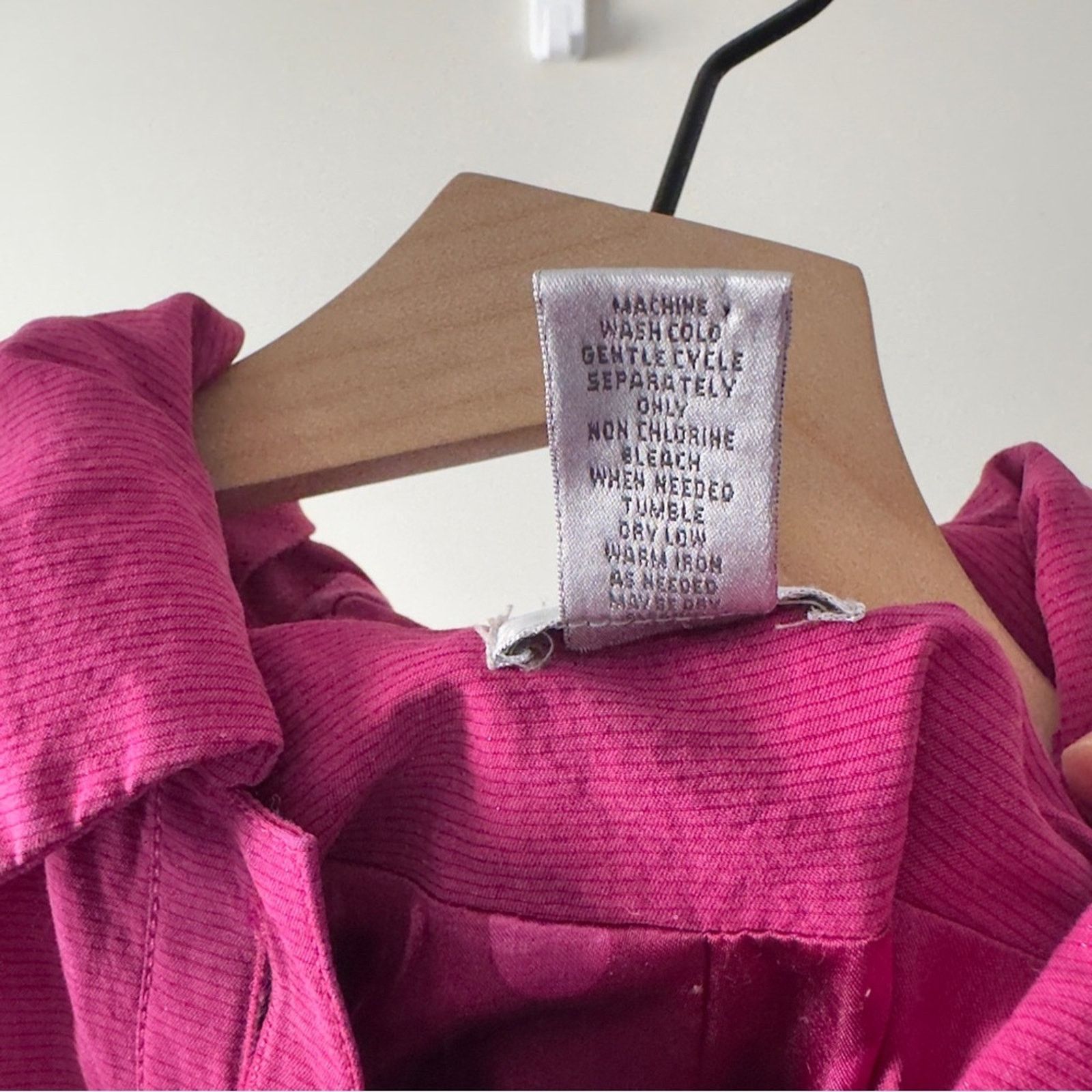 Chicos Chico’s 2000s Vintage Y2K Sparkly Vibrant Pink Button-Up EUC Size L / US 10 / IT 46 - 8 Thumbnail
