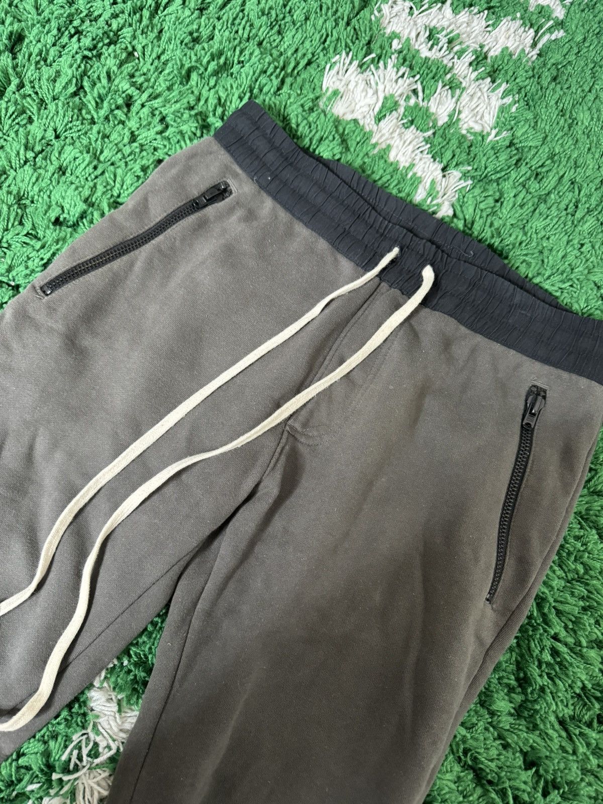 FOG FOG grey / raven sweatpants Size US 30 / EU 46 - 2 Thumbnail
