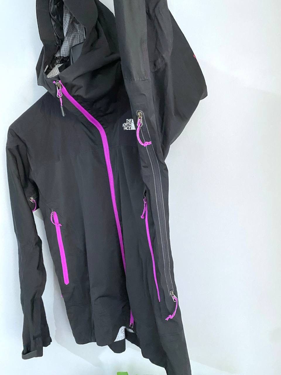 The North Face The North Face Hyvent Women's Waterproof Hooded Jacket, Sz S Size S / US 4 / IT 40 - 9 Thumbnail