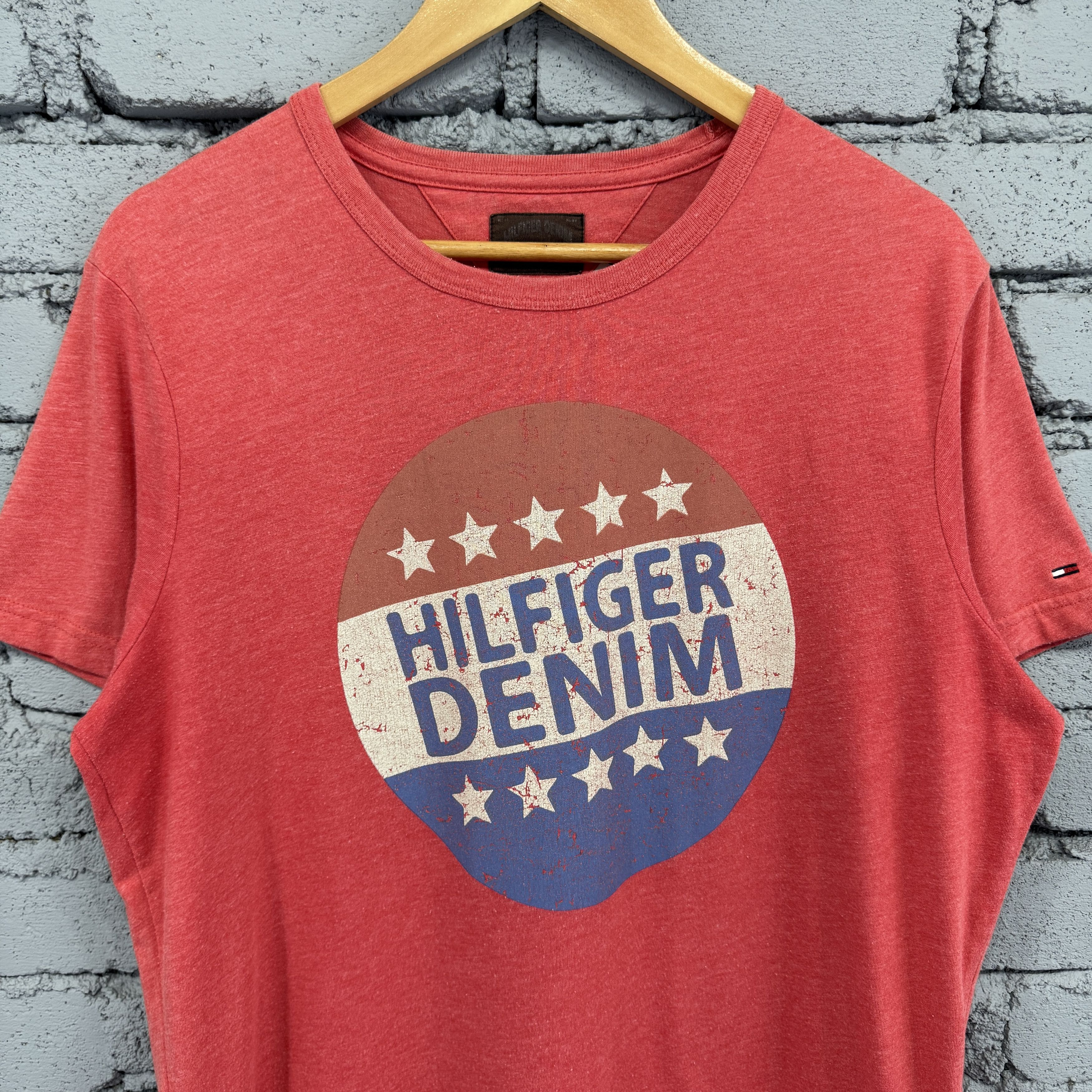 Tommy Hilfiger Tommy Hilfiger Hilfiger Denim "Stars & Stripes" Red Tshirt Size US L / EU 52-54 / 3 - 3 Thumbnail