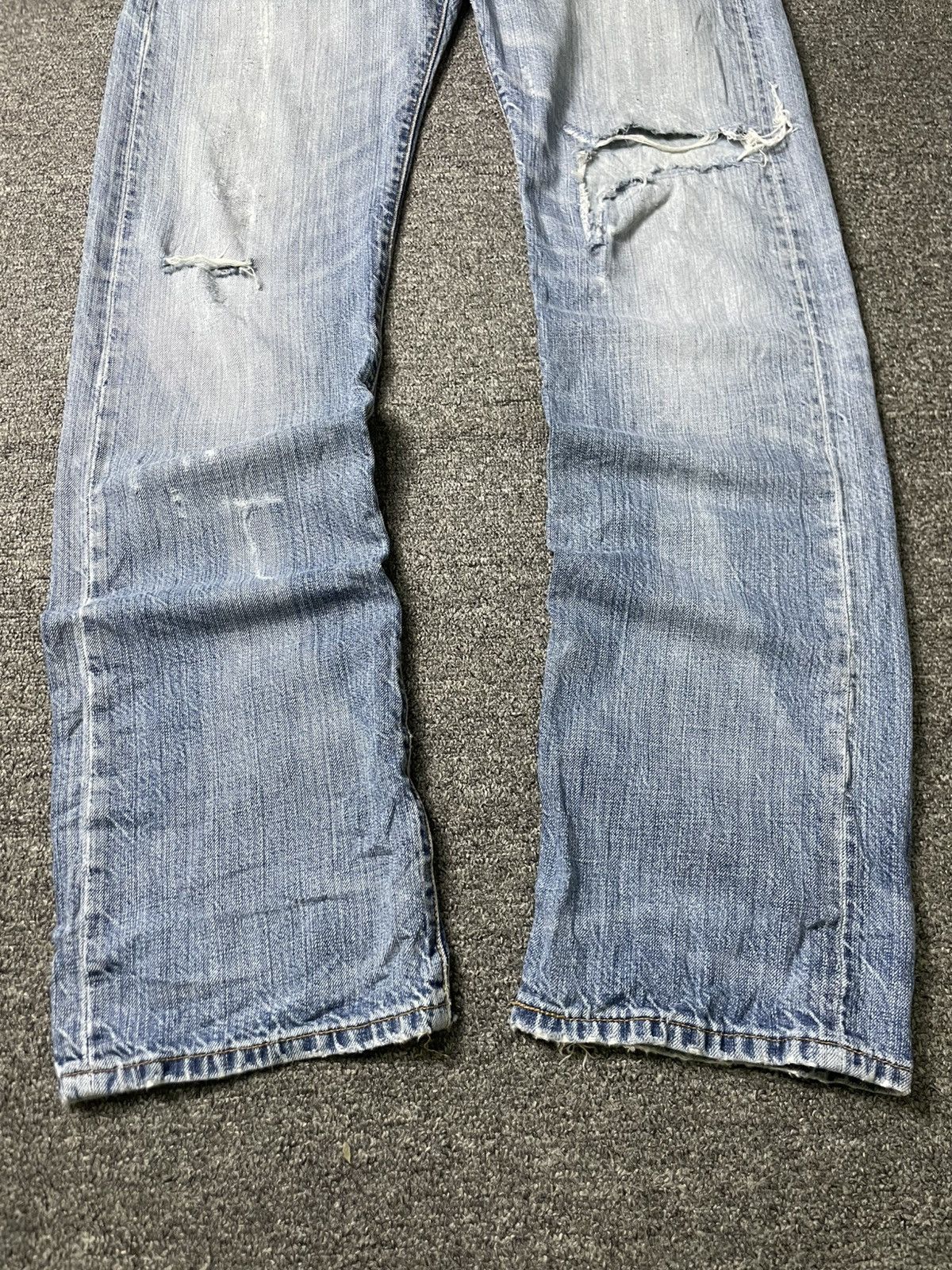 Levi's × Vintage Vintage Levi’s Distressed Denim Jeans (67) Size US 30 / EU 46 - 4 Thumbnail