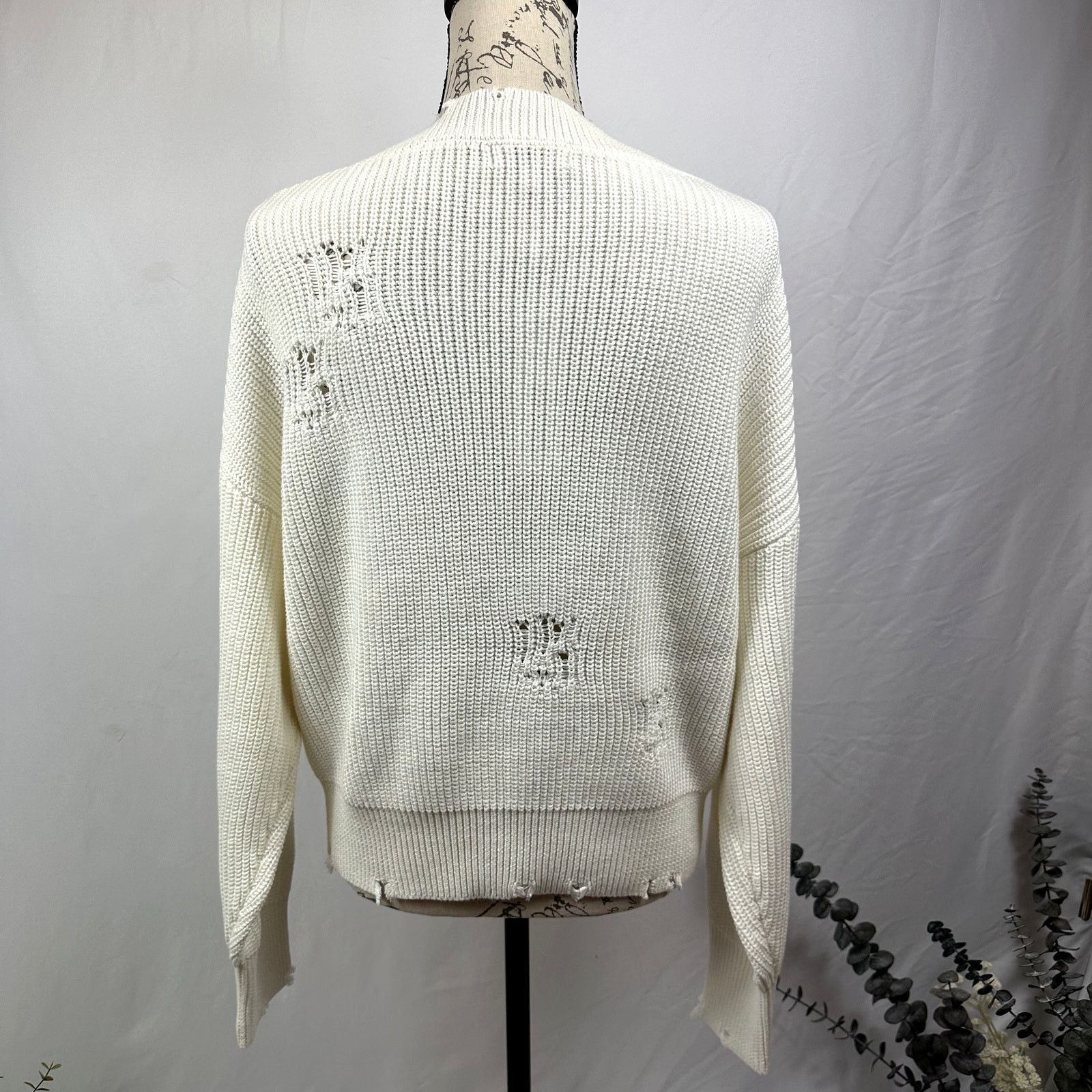 Other 525 America Distressed Shaker V-Neck Sweater in Chalk size M Size M / US 6-8 / IT 42-44 - 17 Thumbnail
