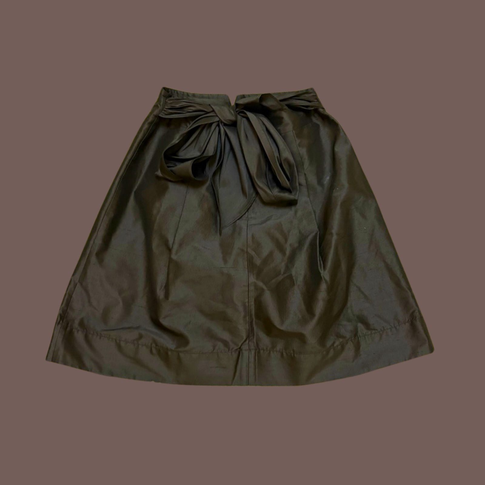 Trina Turk VTG Trina Turk Women’s Black 100% Silk A-Line Bow Skirt Sz M Size 28" / US 6 / IT 42 - 1 Thumbnail