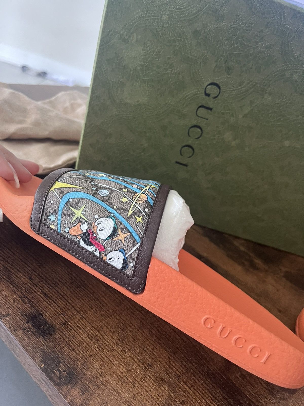 Gucci Gucci x Disney Donald Duck Leather Slides Orange Size 6 Size US 6 / IT 36 - 4 Thumbnail