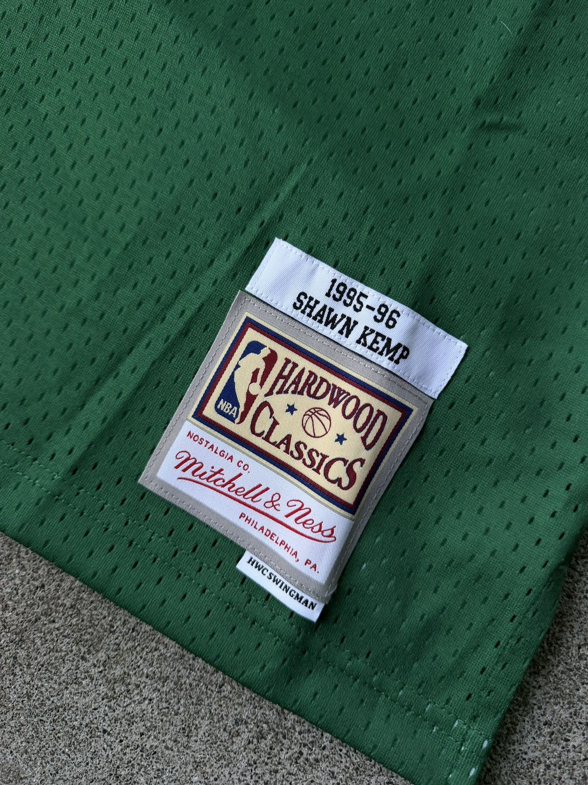 Mitchell & Ness Seattle SuperSonics Shawn Kemp Jersey Size US L / EU 52-54 / 3 - 6 Thumbnail