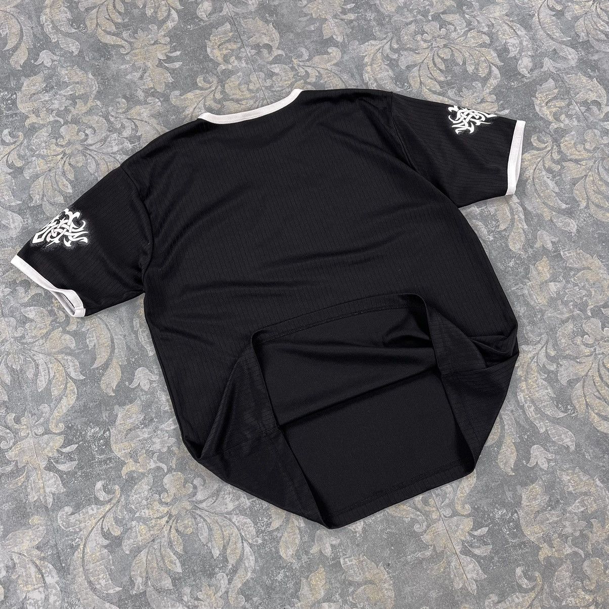 Japanese Brand × Vintage Y2K TRIBAL ‘WILD THING’ TEE T-SHIRT CYBER GOTH PUNK EMO Size US XL / EU 56 / 4 - 3 Thumbnail