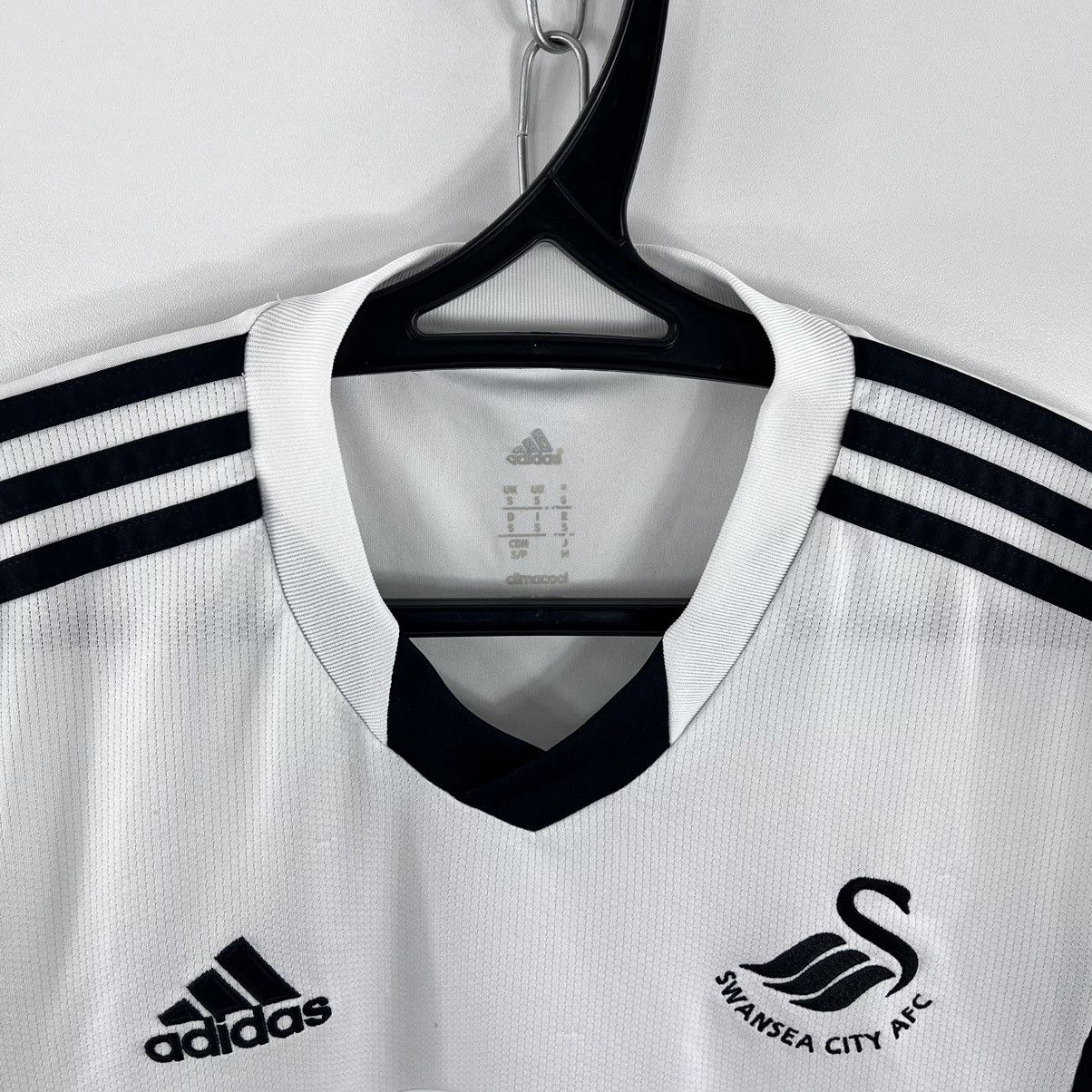 Adidas × Vintage Adidas FC Swansea City 2013/2014 Home Jersey T-Shirt Size S Size US S / EU 44-46 / 1 - 6 Thumbnail