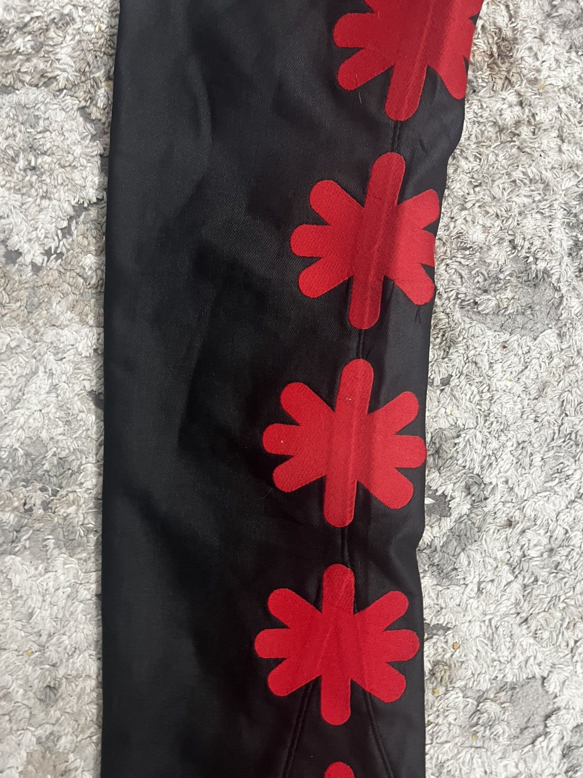 LOSTSHDWS LOSTSHDWS Pants Black Red Appliqué Design Size 30 Size US 30 / EU 46 - 2 Thumbnail
