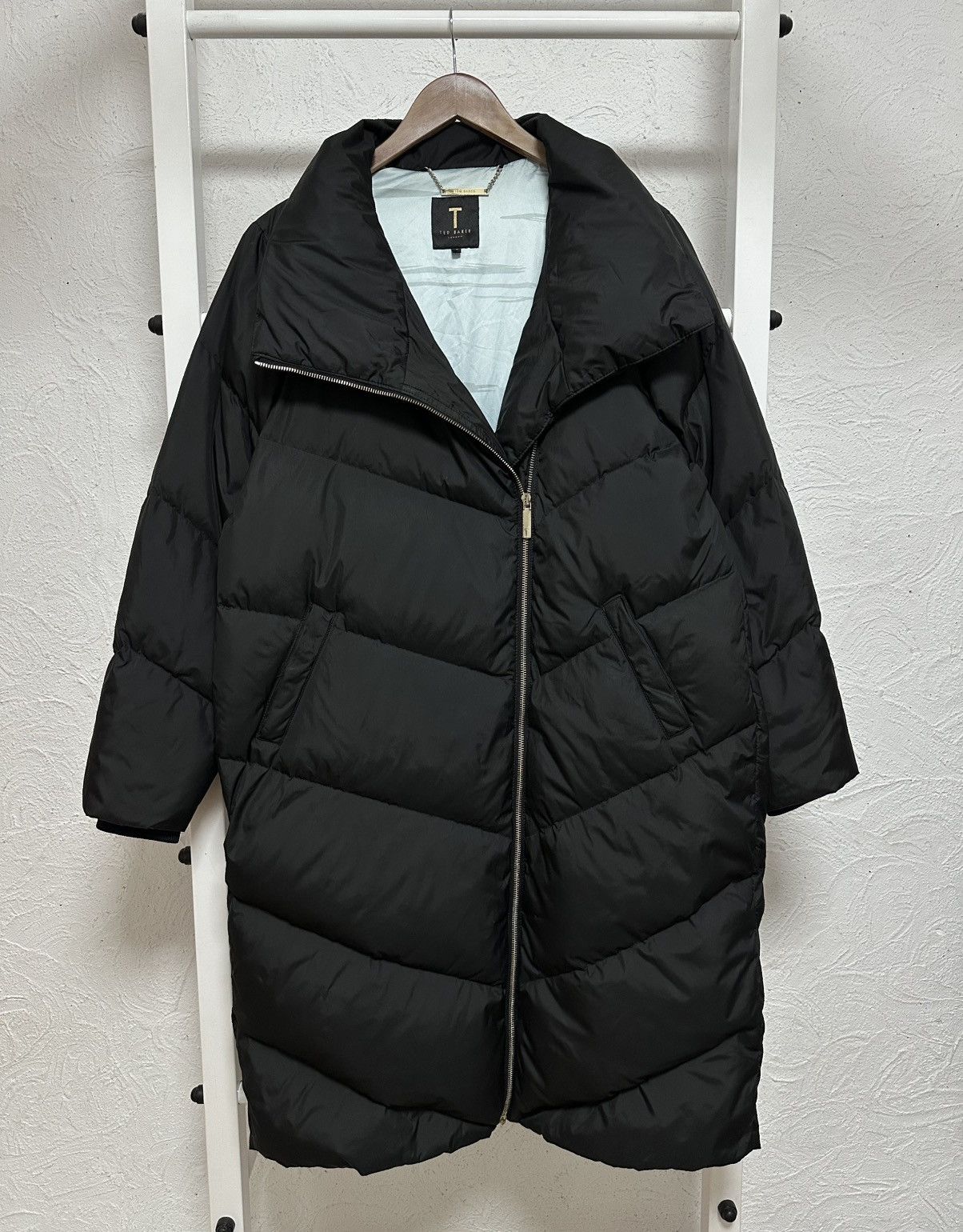 Ted Baker London Women’s Long Puffer Coat Size L (3)
