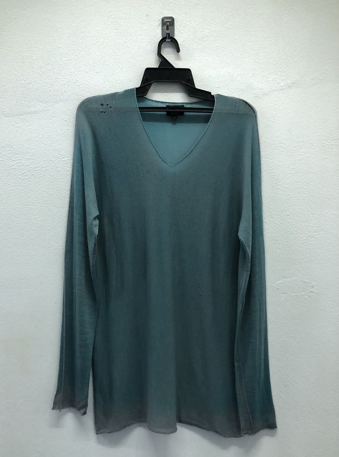 Giorgio Armani × Vintage Giorgio Armani Lightweight Knit V-Neck Sweater Made in Italy Size US M / EU 48-50 / 2 - 1 Thumbnail