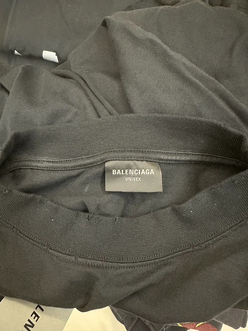 Balenciaga Balenciaga Distressed Loose Fit Short Sleeve T-Shirt Size US L / EU 52-54 / 3 - 7 Thumbnail