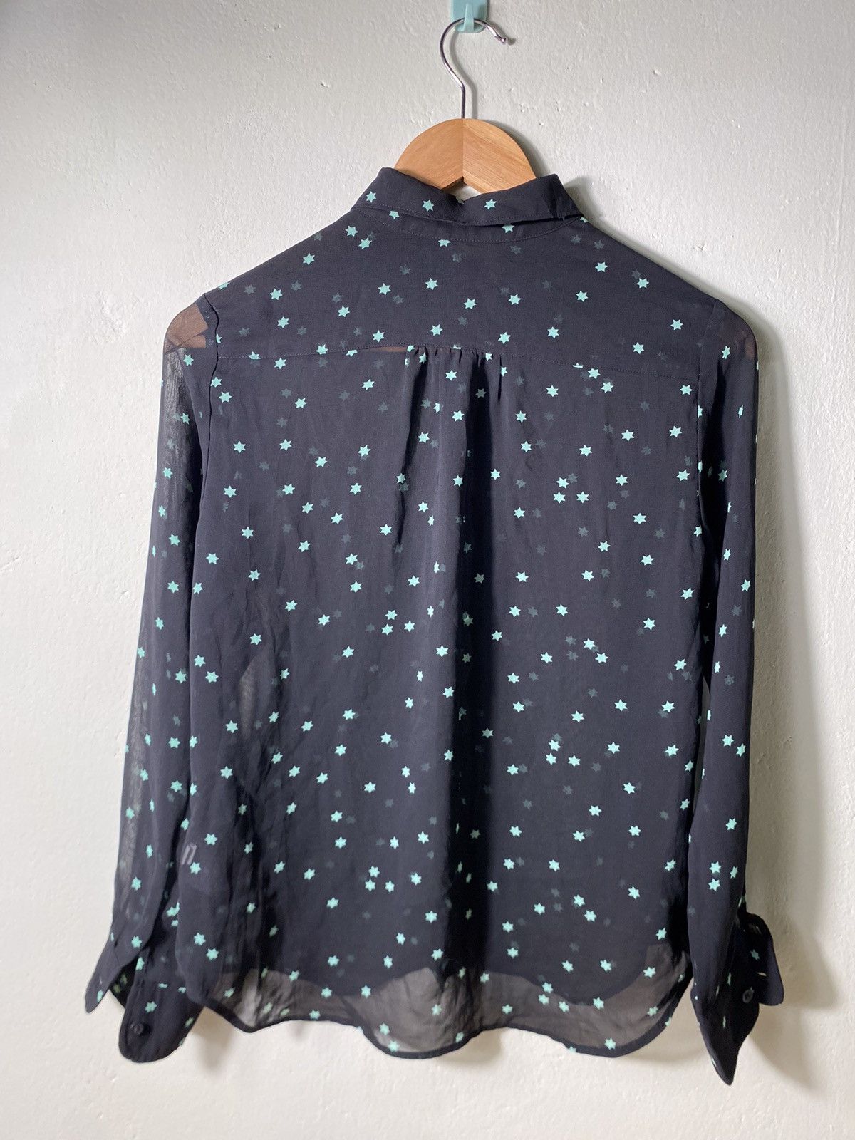 Uniqlo UNIQLO Button Ups A Sky Full Of Stars Size US S / EU 44-46 / 1 - 10 Thumbnail