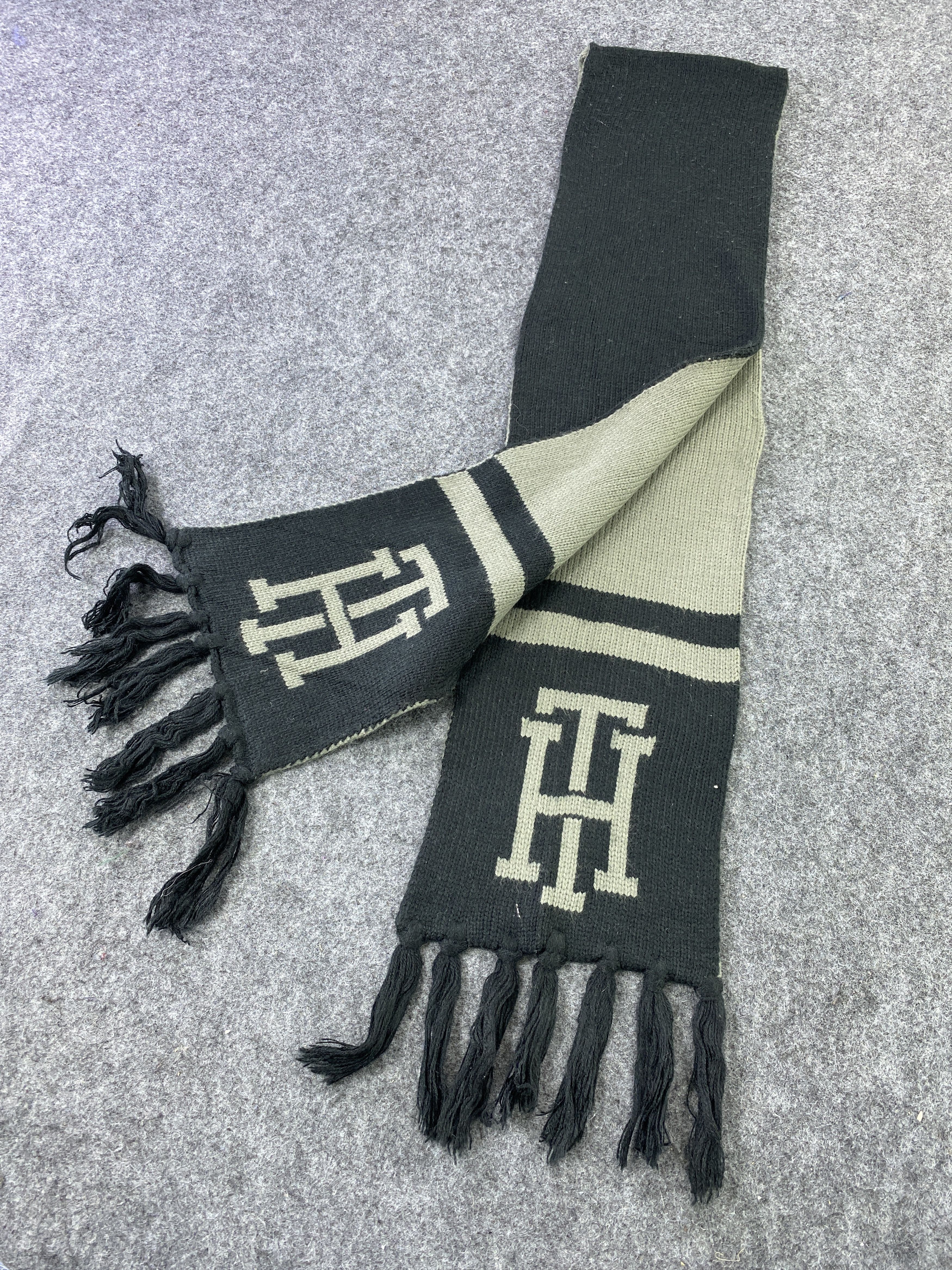 Tommy Hilfiger Tommy Hilfiger Scarf / Muffler / Neckwear -T409 Size ONE SIZE - 4 Thumbnail