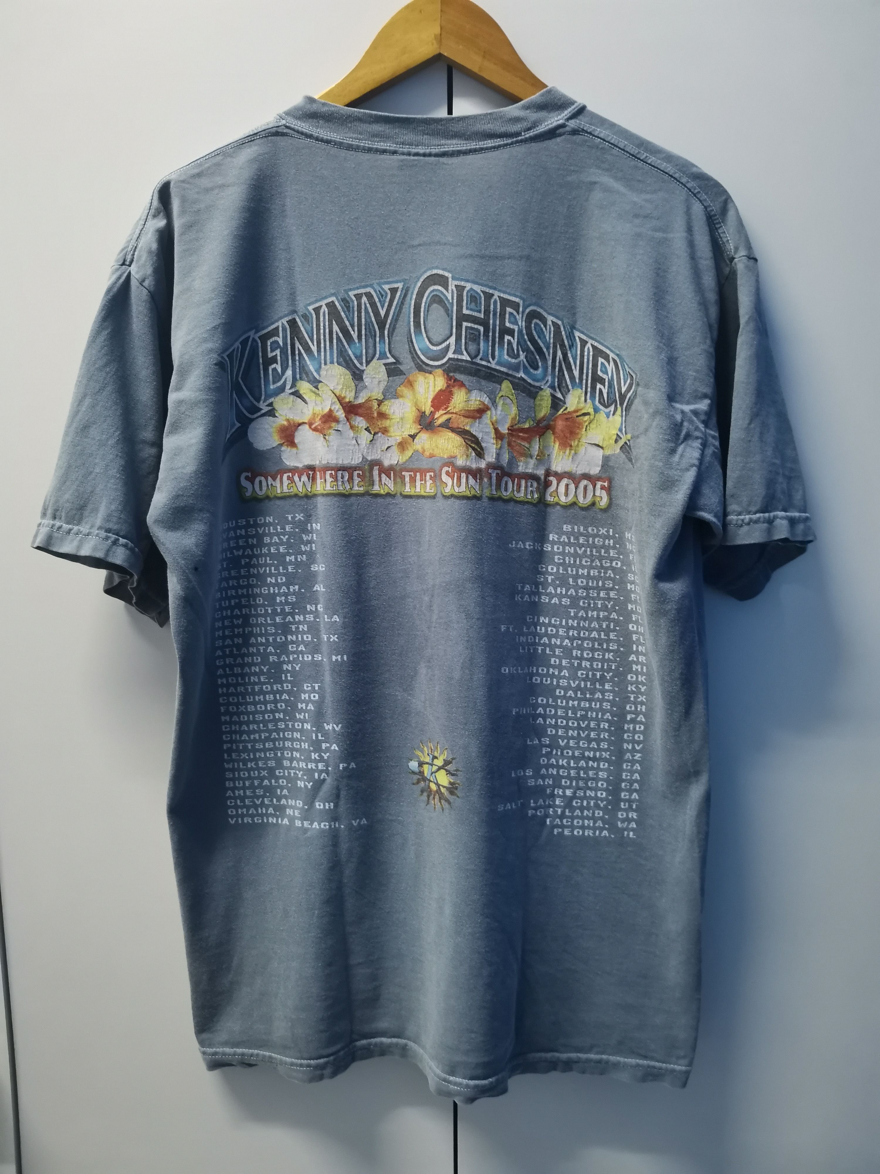 Band Tees Vintage Kenny Chesney Country Music Singer Tour Tee Size US M / EU 48-50 / 2 - 3 Thumbnail