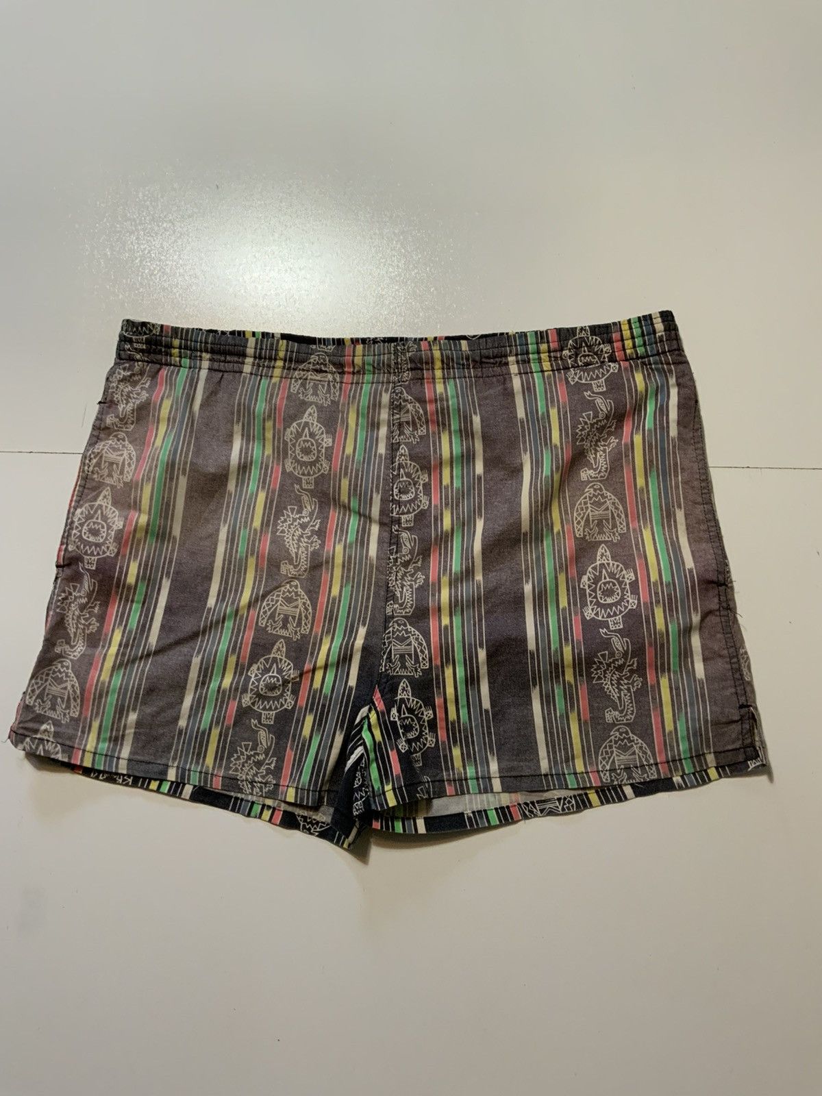 Vintage Vintage 80s Cheetah Mervyns Southwestern 3” Inseam Shorts Size US 38 / EU 54 - 1 Thumbnail