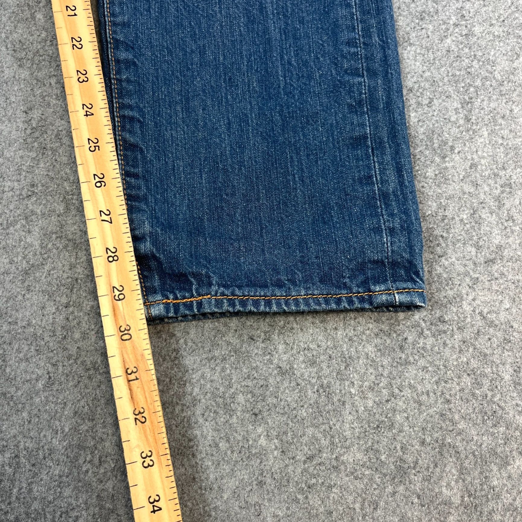 Levi's Levi's 505 Jeans Regular Straight 34 32 Medium Wash Vintage Blue Zip Fly Mens Denim Size US 34 / EU 50 - 4 Thumbnail