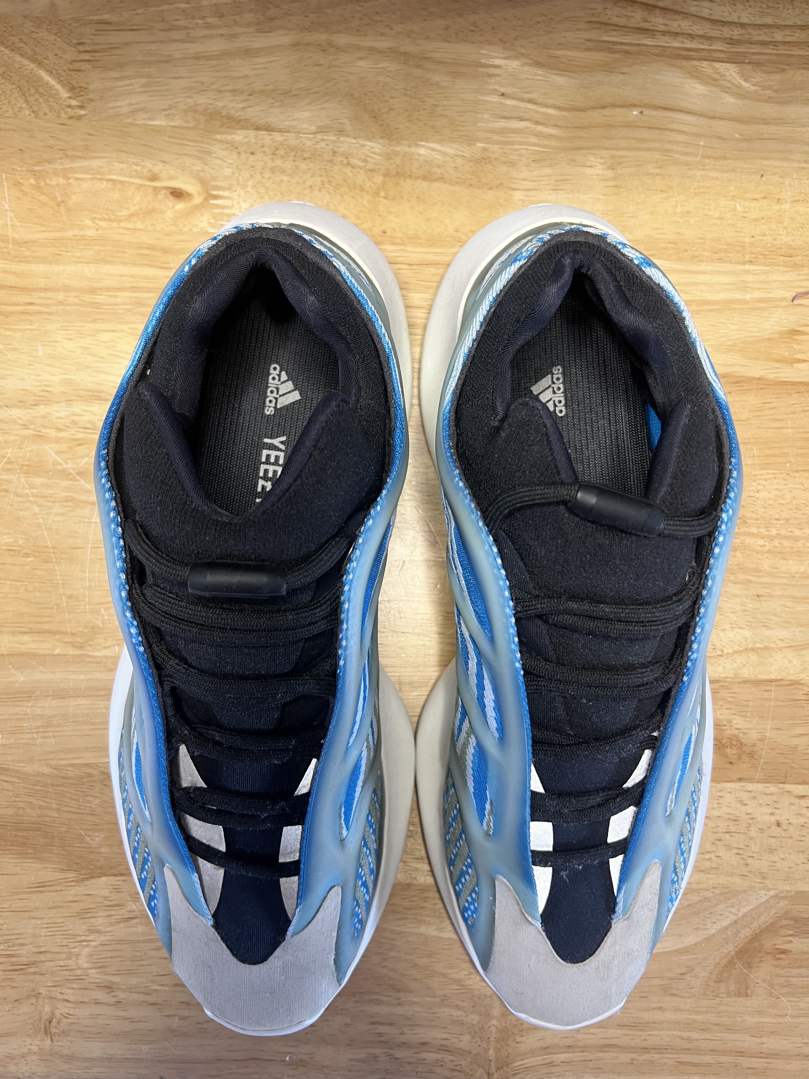 Adidas adidas Yeezy 700 V3 Arzareth (Blue) - US Mens Size 9.5 Size US 9.5 / EU 42-43 - 3 Thumbnail
