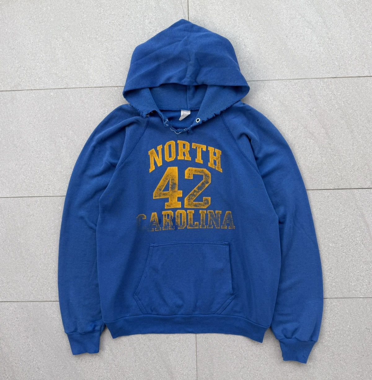 Vintage Vintage 70s distressed "NORTH 42 CAROLINA" Sweatshirt Hoodie Size US L / EU 52-54 / 3 - 6 Thumbnail