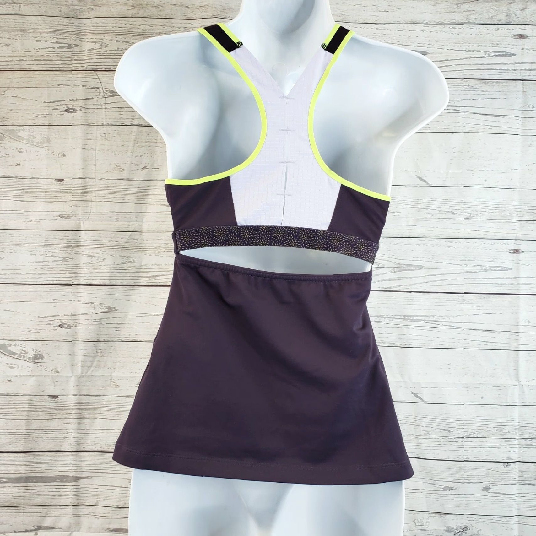 Mountain Hardwear Mountain Hardwear Womens Tank XS Purple Scoop Neck Activewear Tank Athleticwear Shirt Size XS / US 0-2 / IT 36-38 - 2 Thumbnail